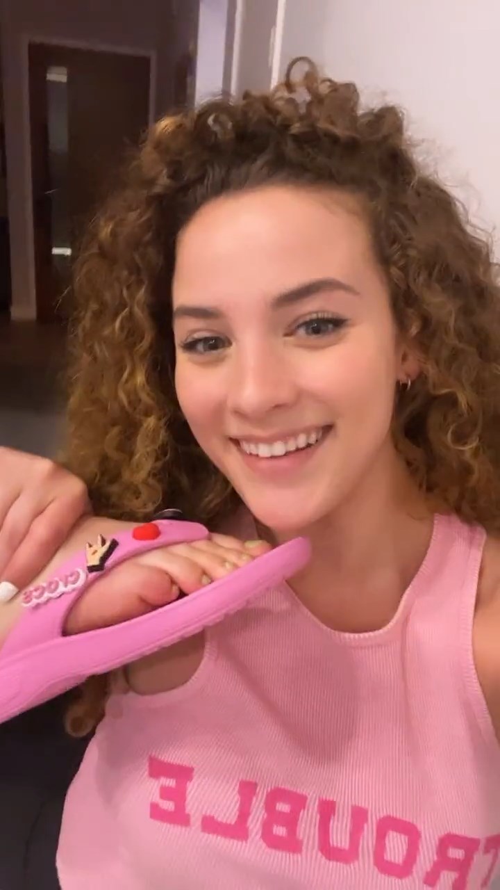 Sofie Dossi Feet